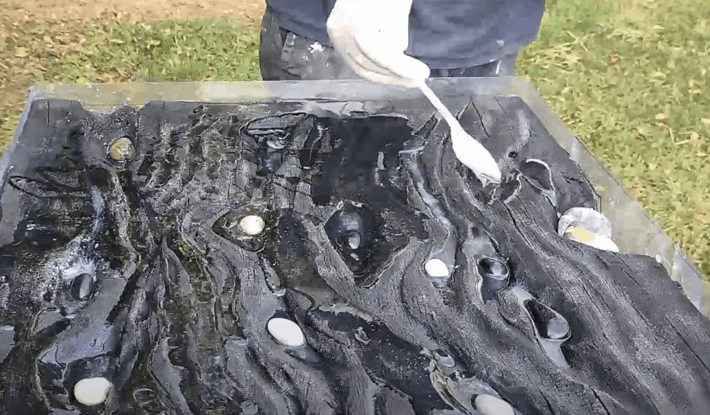 בניית תבנית ליציקת אפוקסי עמוקה.