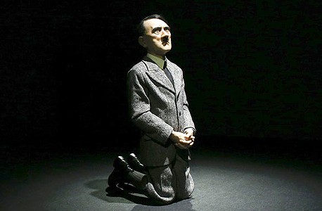 חוגי פיסול רחובות-מאוריציו קטלן