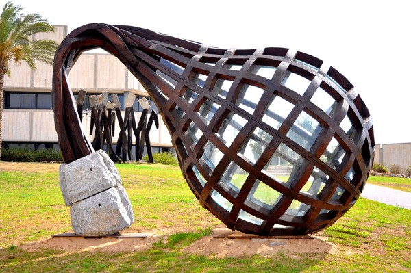 הפיסול של אילן אורבוך