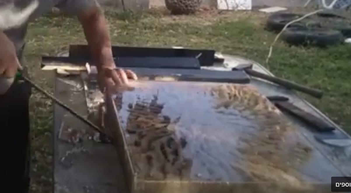  חילוץ מתבנית לאחר היציקה 