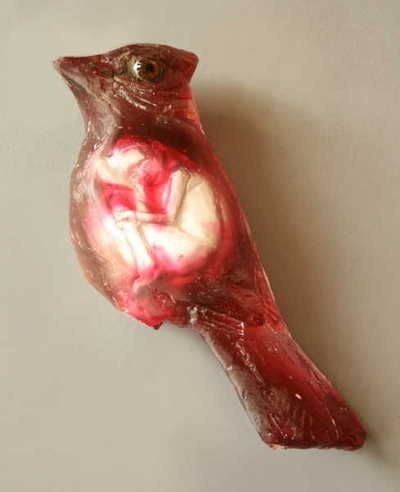 לפסל אדם בתוך ציפור -יציקת אפוקסי  שקוף.