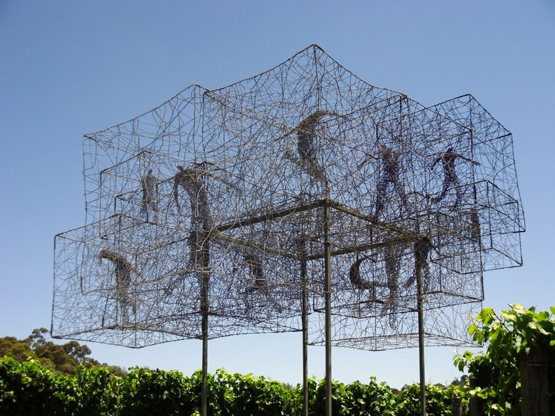 פיסול סביבתי בחוטי ברזל