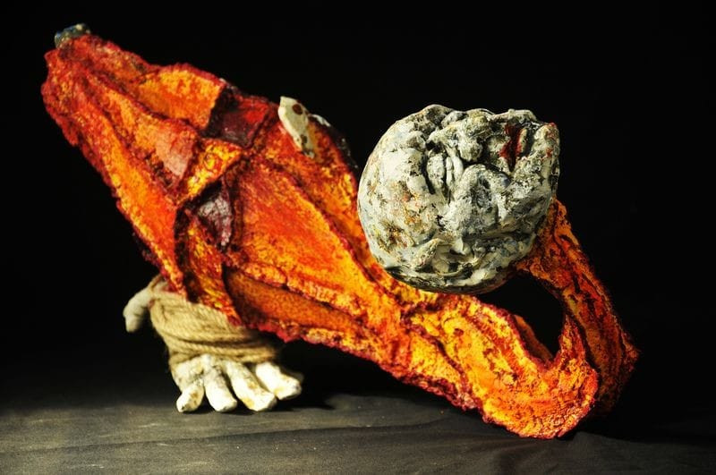 פיסול בחימר- לאכלס את הגוף