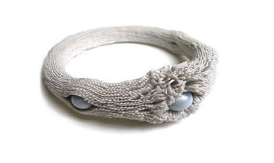 טבעת עשויה סיליקון -צורי גואטה. 